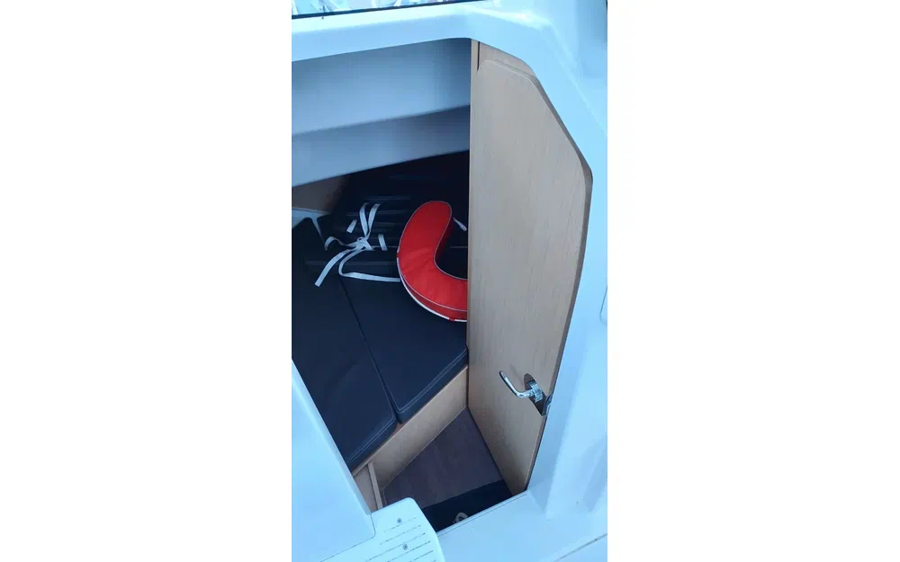 slider 9 Beneteau Barracuda 8