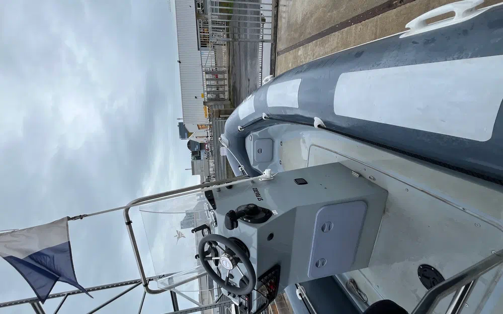 slider 4 Valiant 630 Sport Fishing