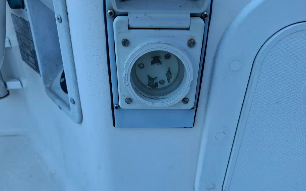 slider 9 Guymarine Evada 640