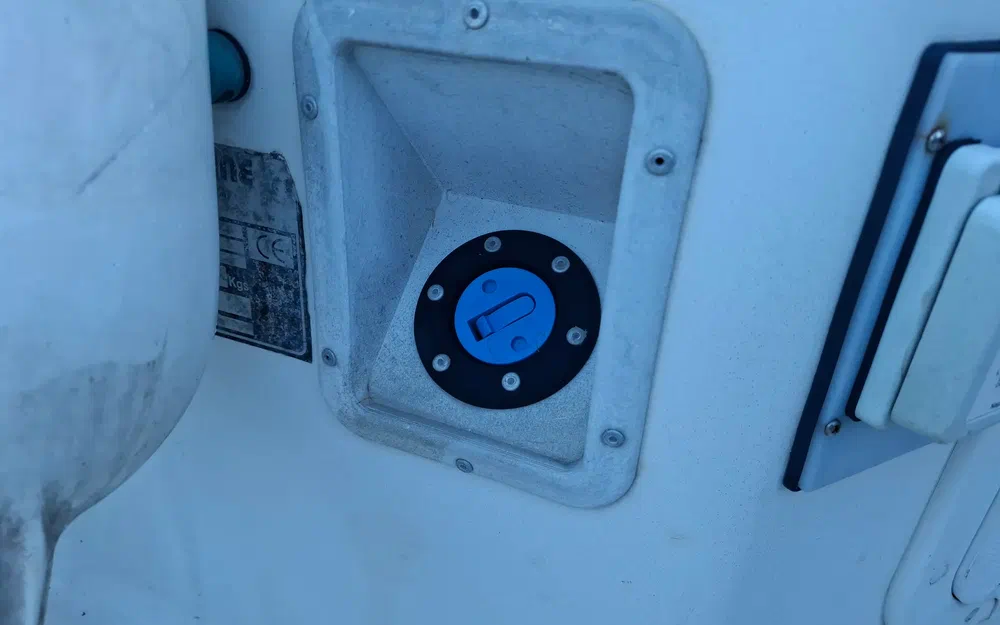 slider 8 Guymarine Evada 640