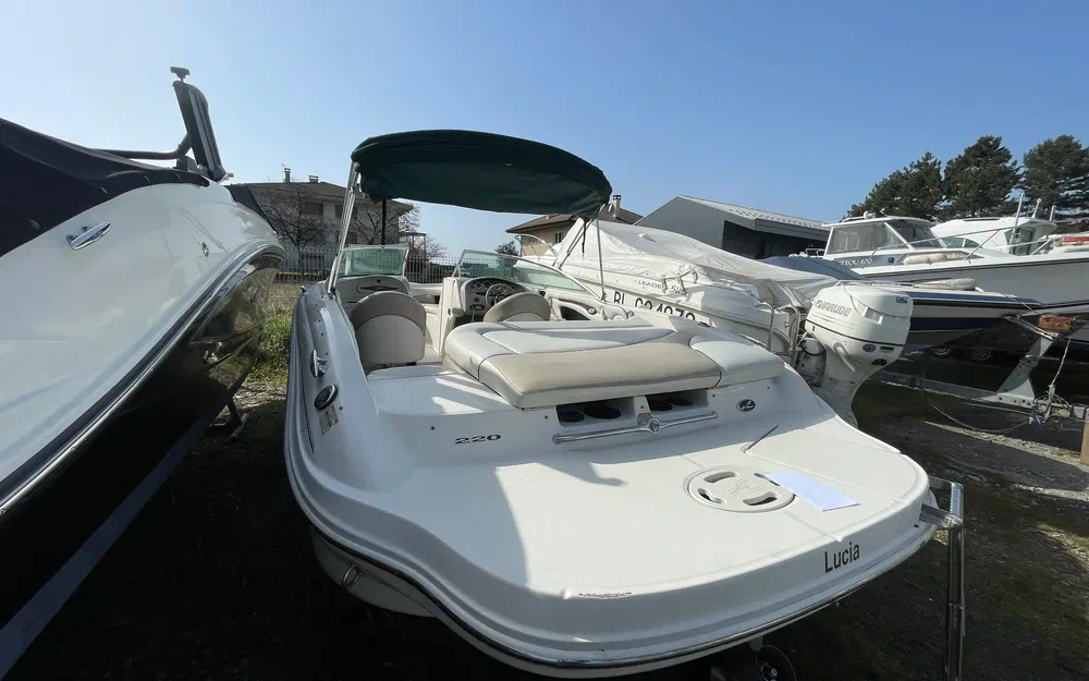 slider 1 Sea Ray 220 BR