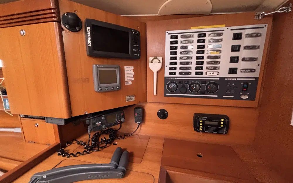 slider 13 Dufour 40 PERFORMANCE