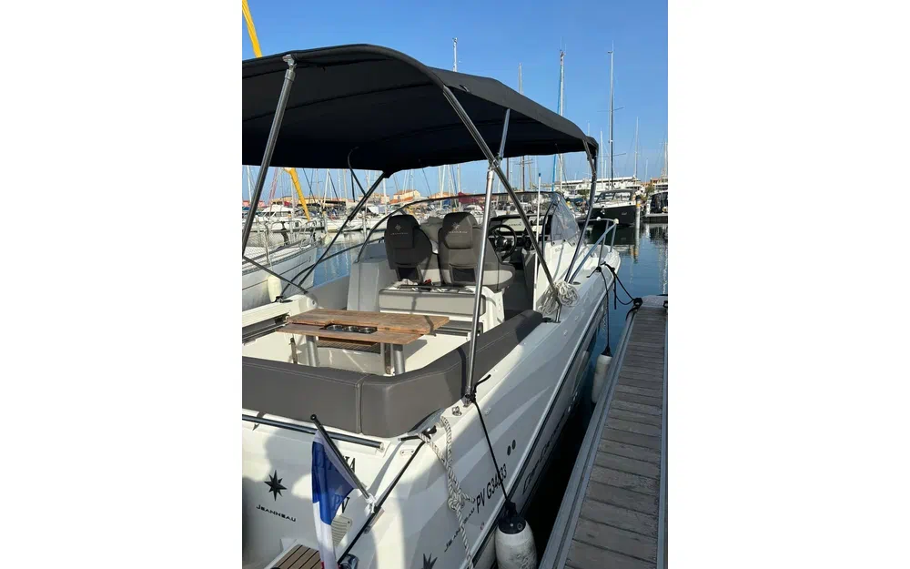 slider 12 Jeanneau Cap Camarat 9.0 WA
