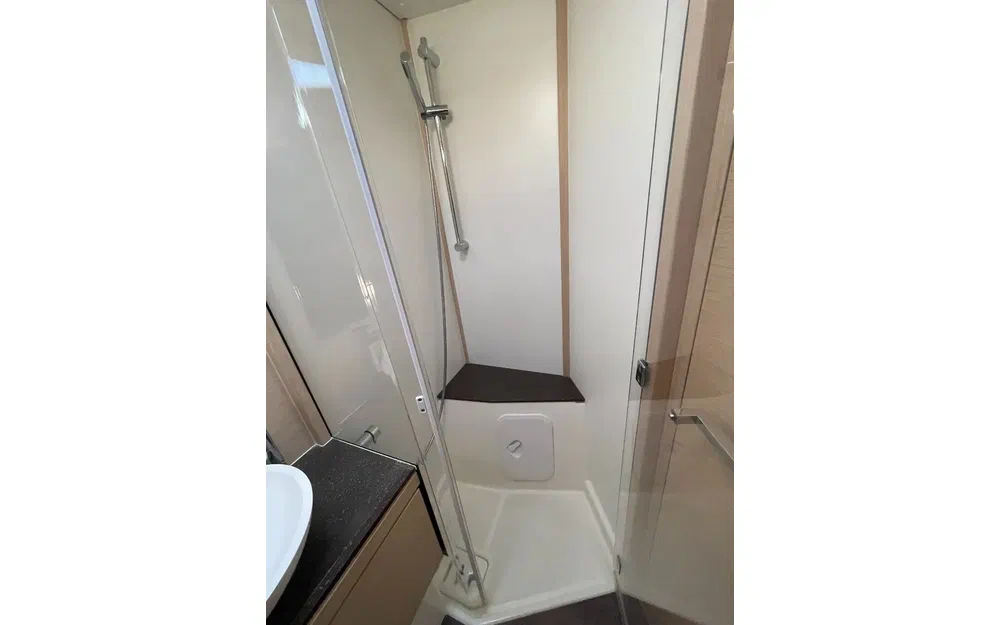 slider 10 Jeanneau 54