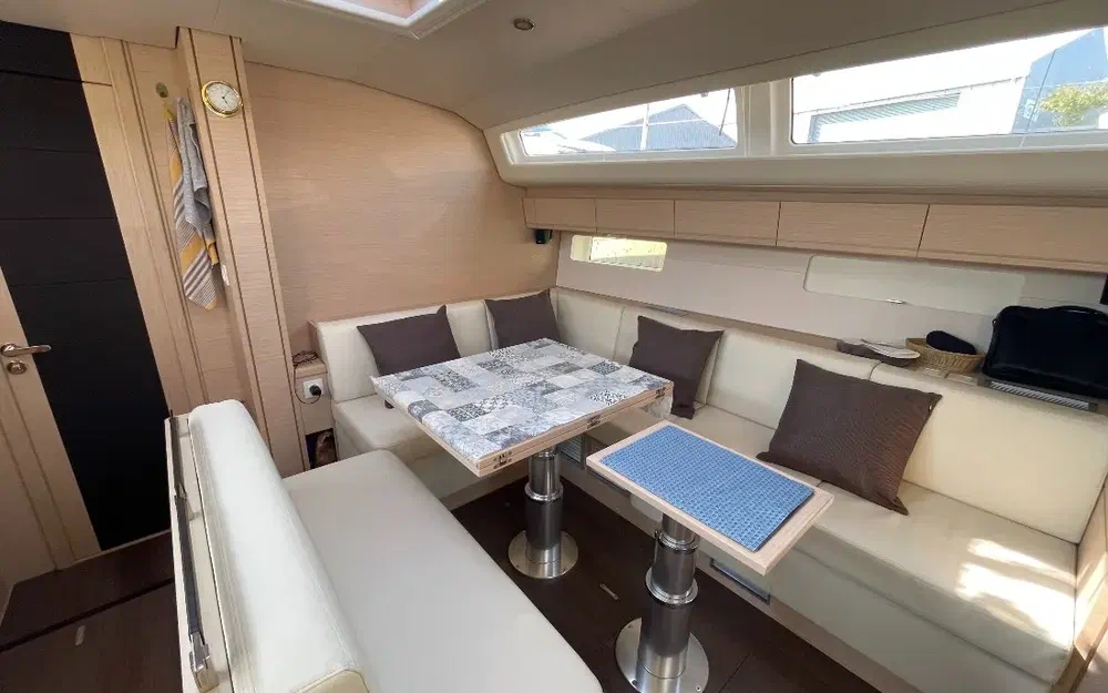 slider 6 Jeanneau 54