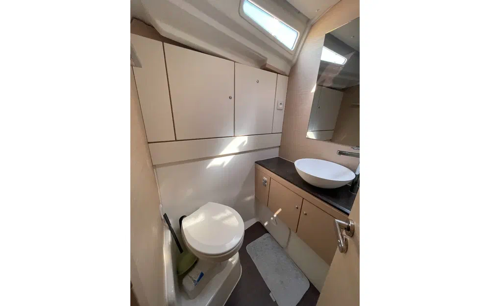 slider 8 Jeanneau 54