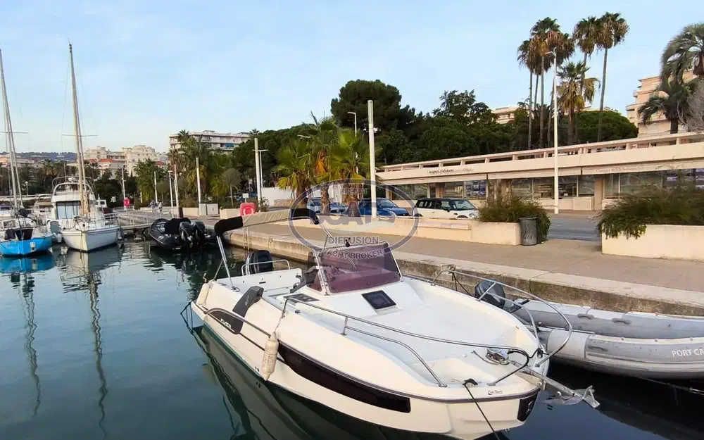 slider 1 Beneteau Flyer 7.7