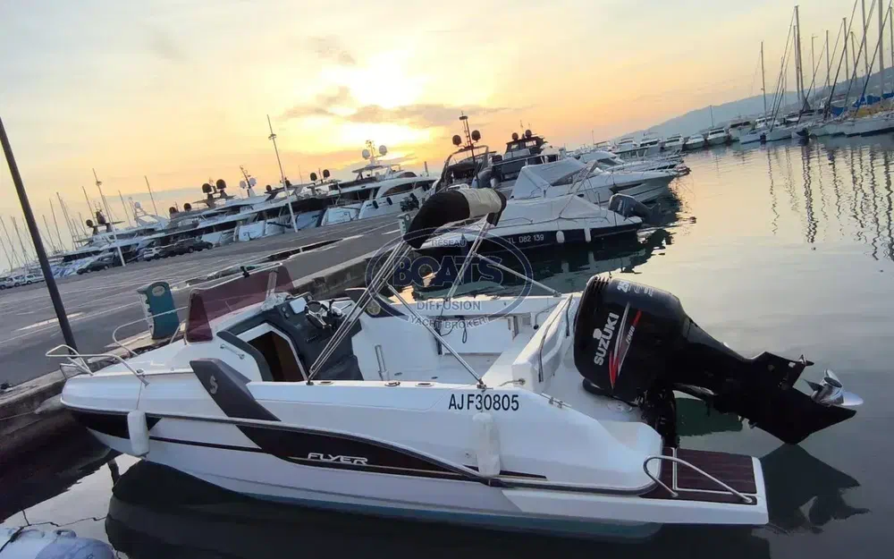 slider 2 Beneteau Flyer 7.7