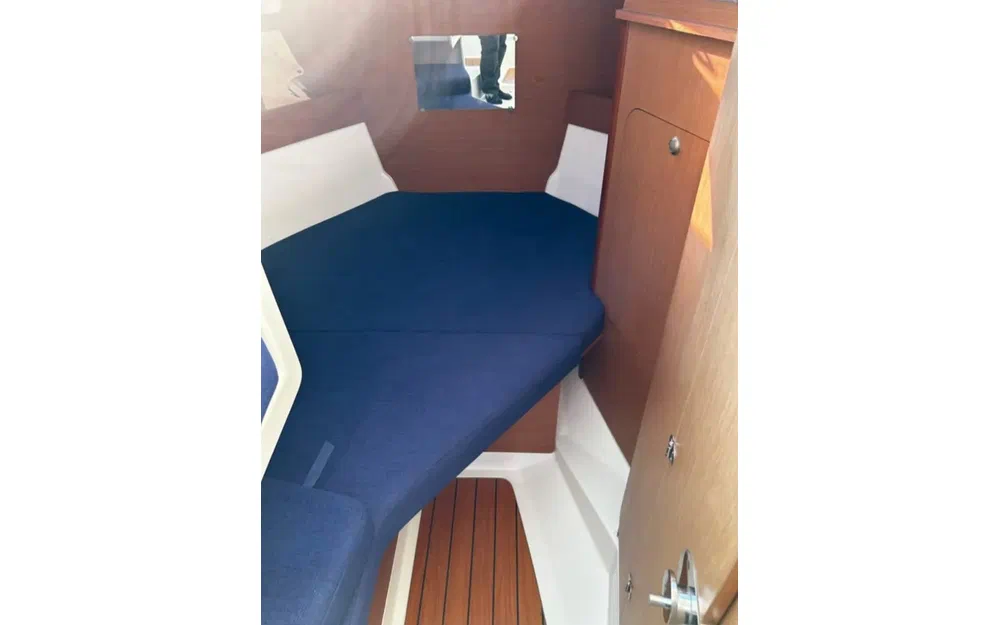 slider 7 Beneteau Antares 750 HB