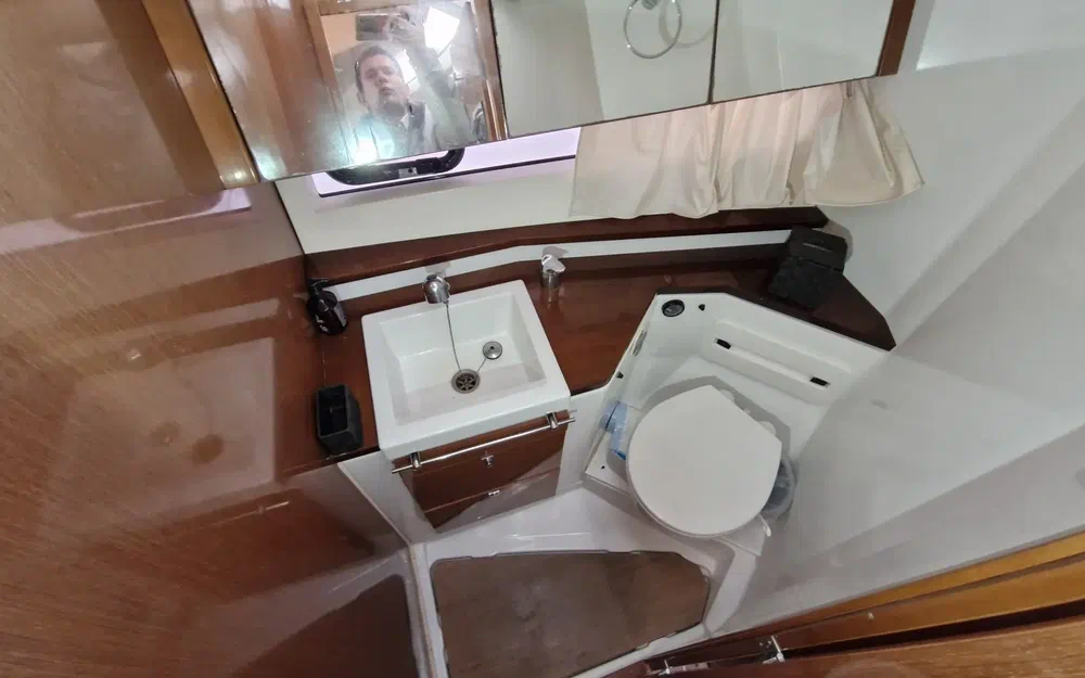 slider 7 Jeanneau Leader 10