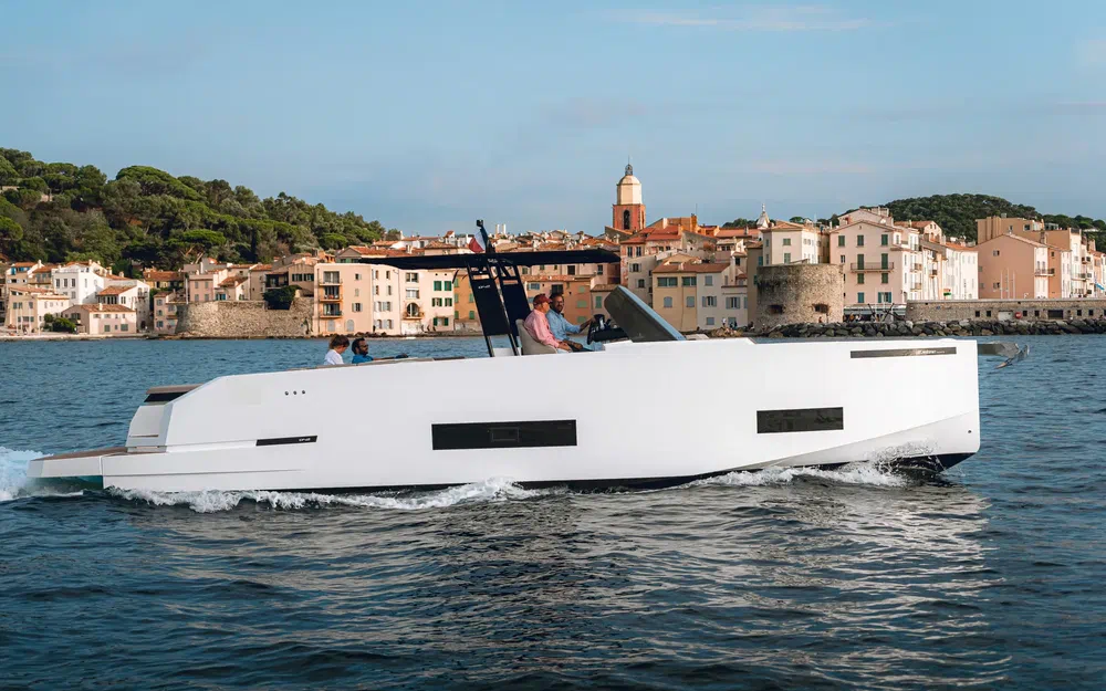 slider 1 De Antonio Yachts D42