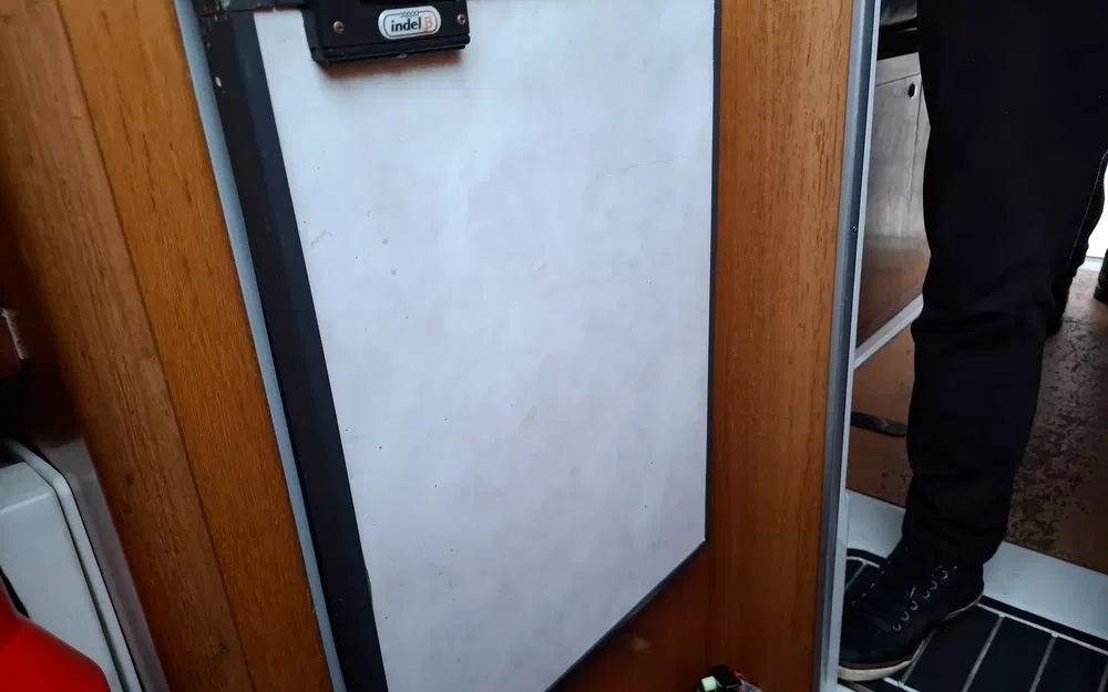 slider 21 Beneteau Antares 760