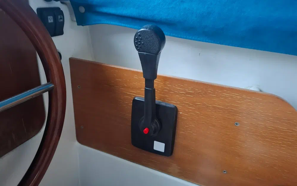 slider 2 Beneteau Antares 760