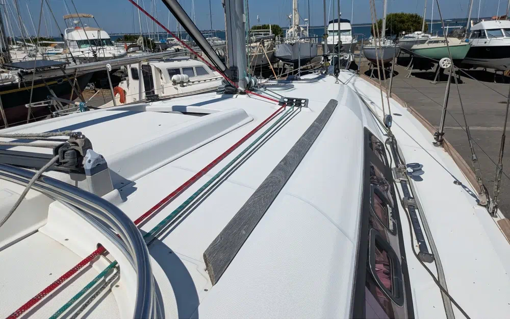 slider 11 Beneteau Oceanis 37
