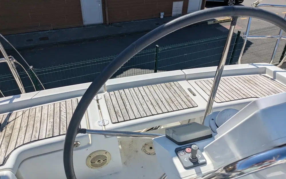 slider 7 Beneteau Oceanis 37