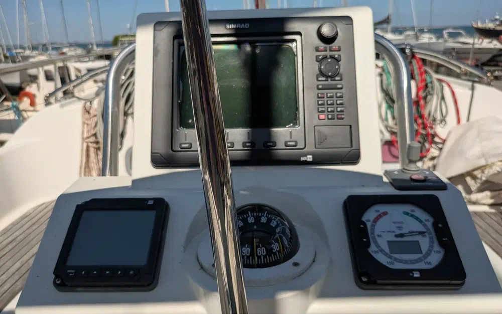 slider 8 Beneteau Oceanis 37