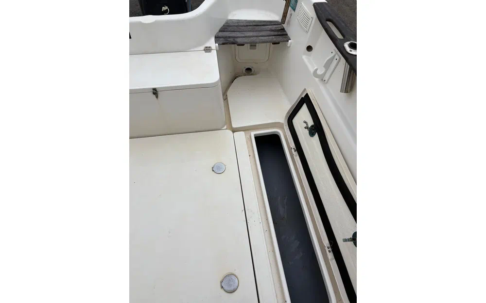 slider 8 Quicksilver 640 Pilothouse