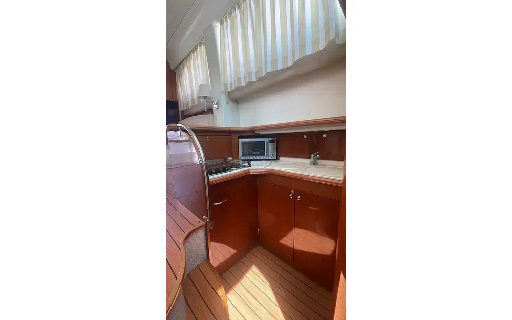 slider 11 Jeanneau Leader 36