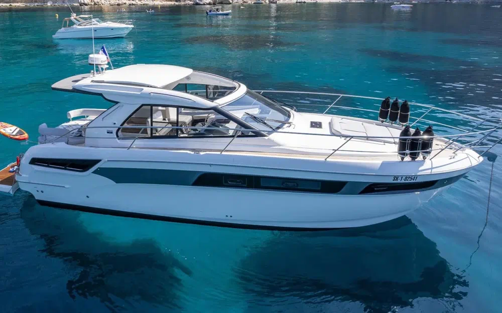 slider 1 Bavaria Sport 40 HT