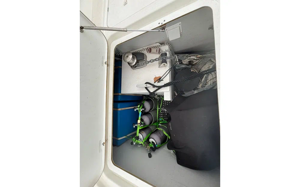 slider 10 Fountaine Pajot Astrea 42