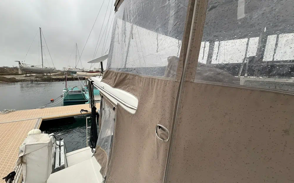 slider 12 Fountaine Pajot Astrea 42