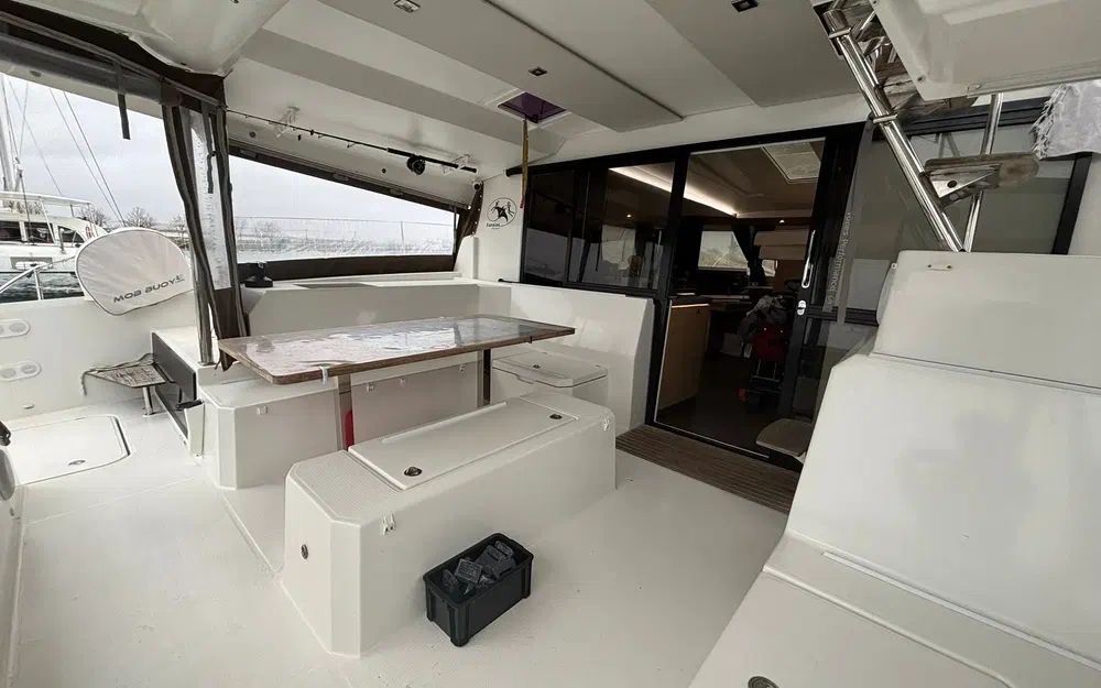 slider 13 Fountaine Pajot Astrea 42