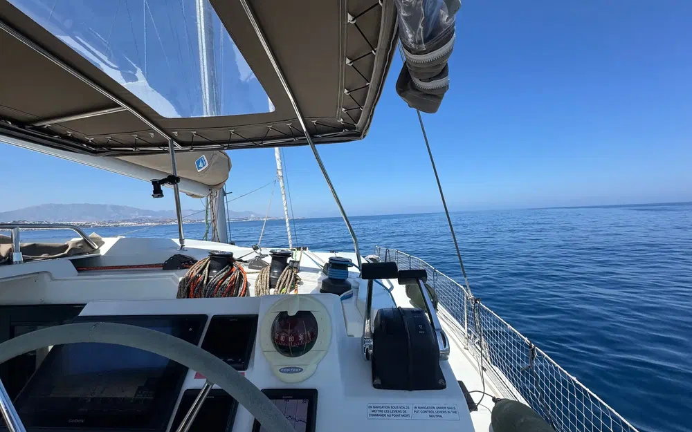 slider 4 Fountaine Pajot Astrea 42