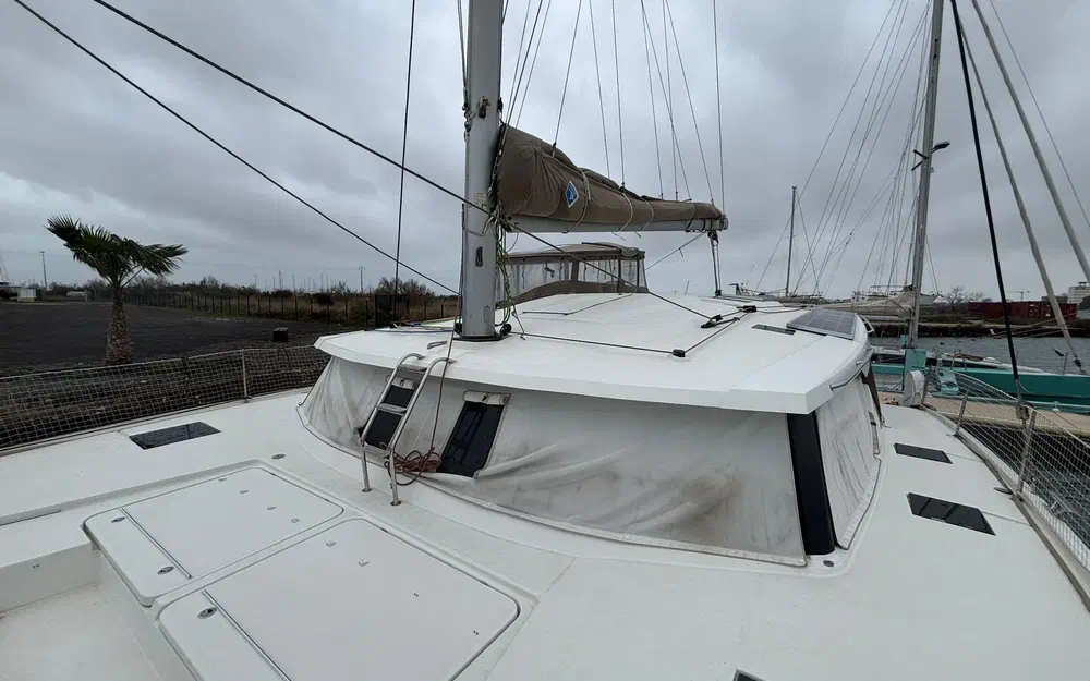 slider 8 Fountaine Pajot Astrea 42