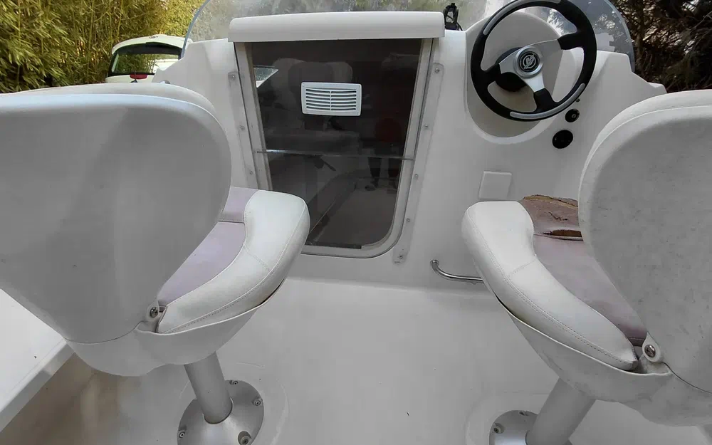 slider 6 Quicksilver 470 Cruiser