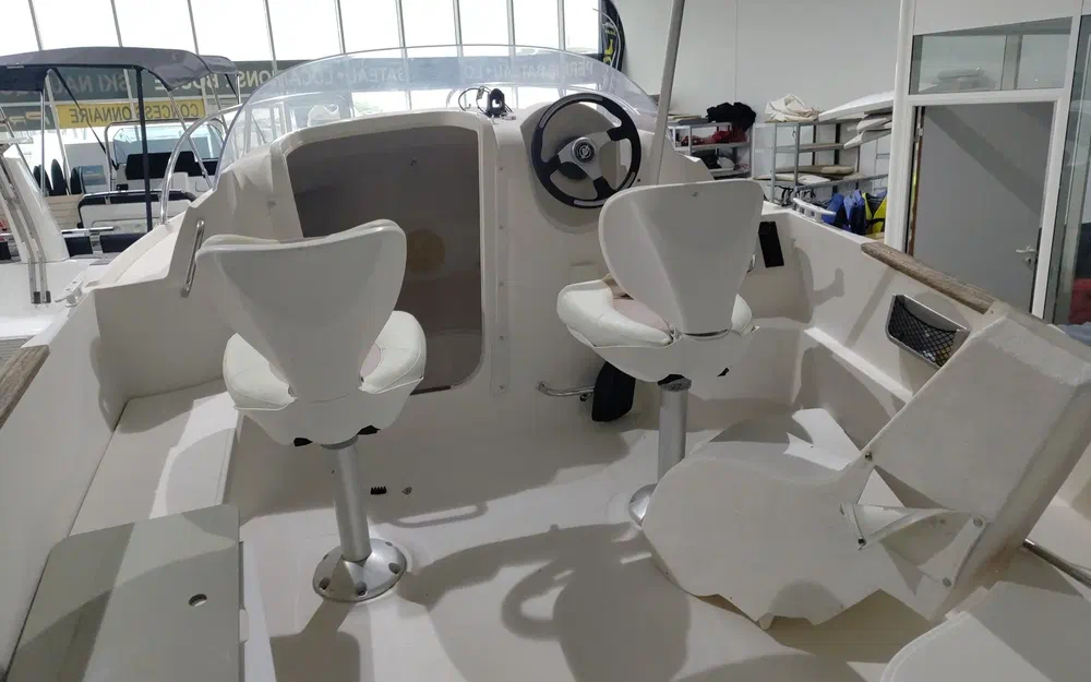 slider 3 Quicksilver 470 Cruiser