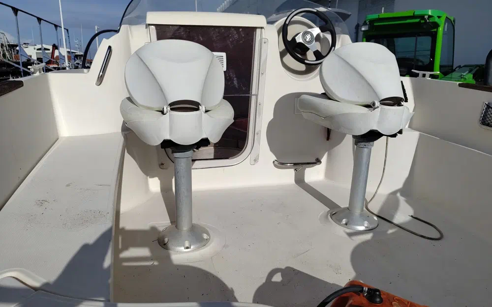 slider 2 Quicksilver 470 Cruiser