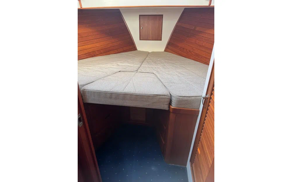 slider 14 Grand Banks 42