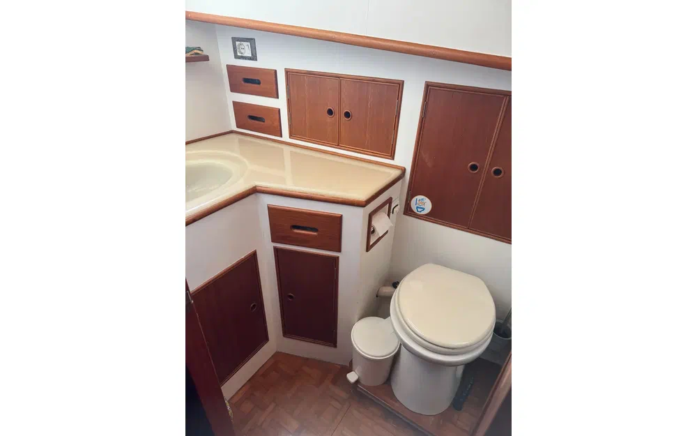 slider 15 Grand Banks 42