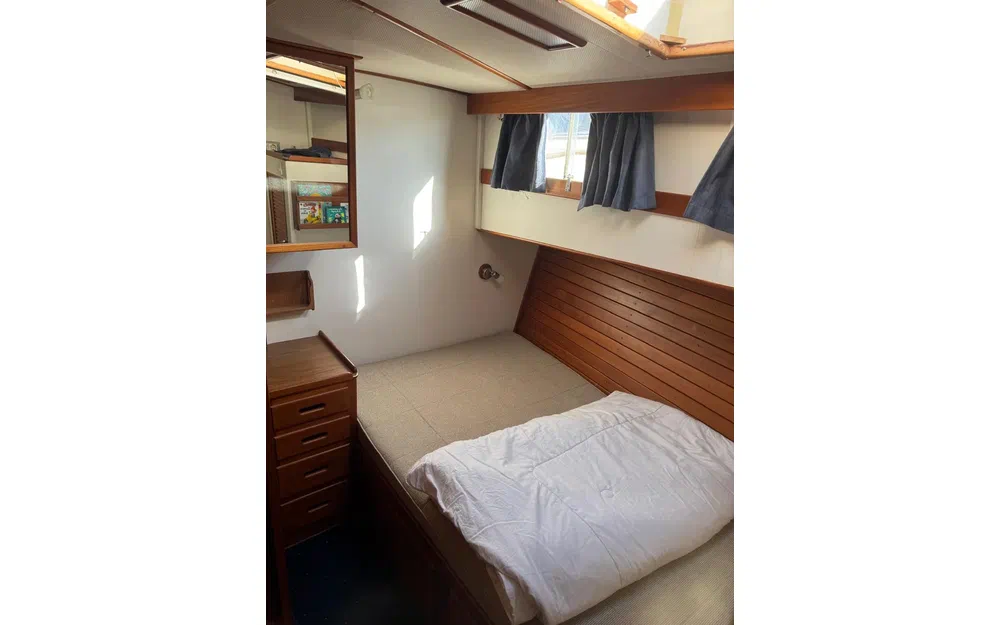 slider 17 Grand Banks 42