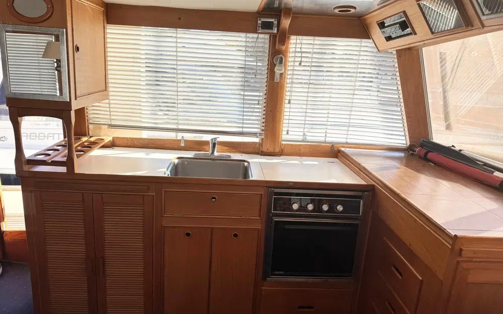 slider 5 Grand Banks 42