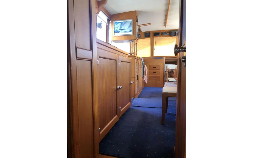 slider 7 Grand Banks 42