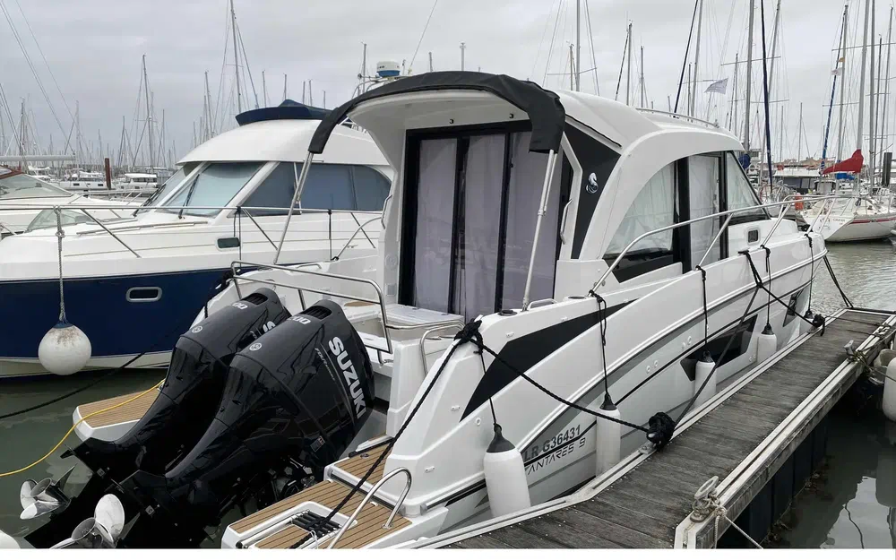 slider 0 Beneteau Antares 9 OB