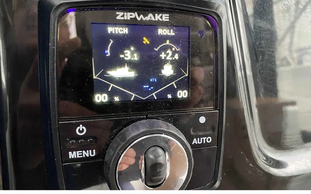 slider 11 Beneteau Antares 9 OB