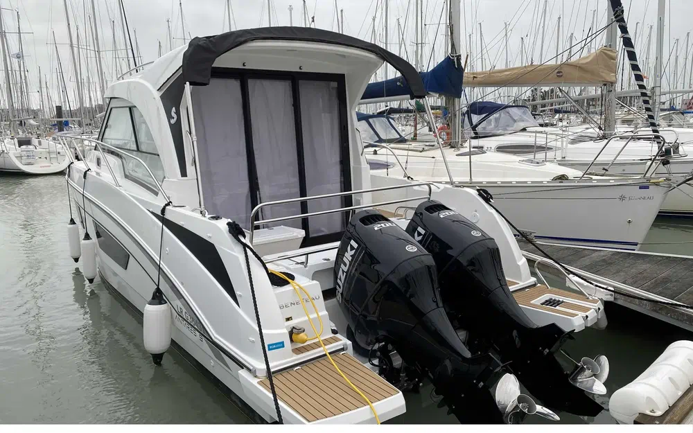 slider 1 Beneteau Antares 9 OB