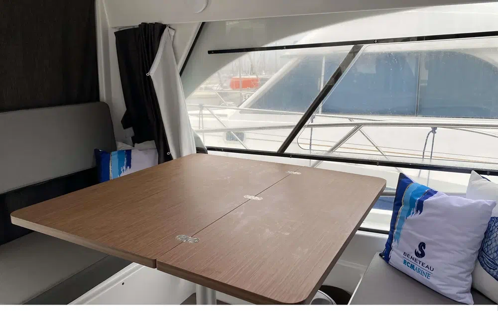slider 7 Beneteau Antares 9 OB