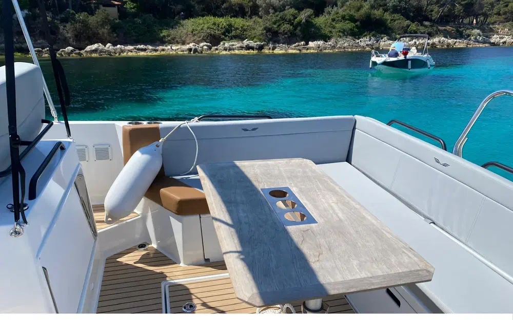 slider 3 Beneteau Flyer 9 Sundeck