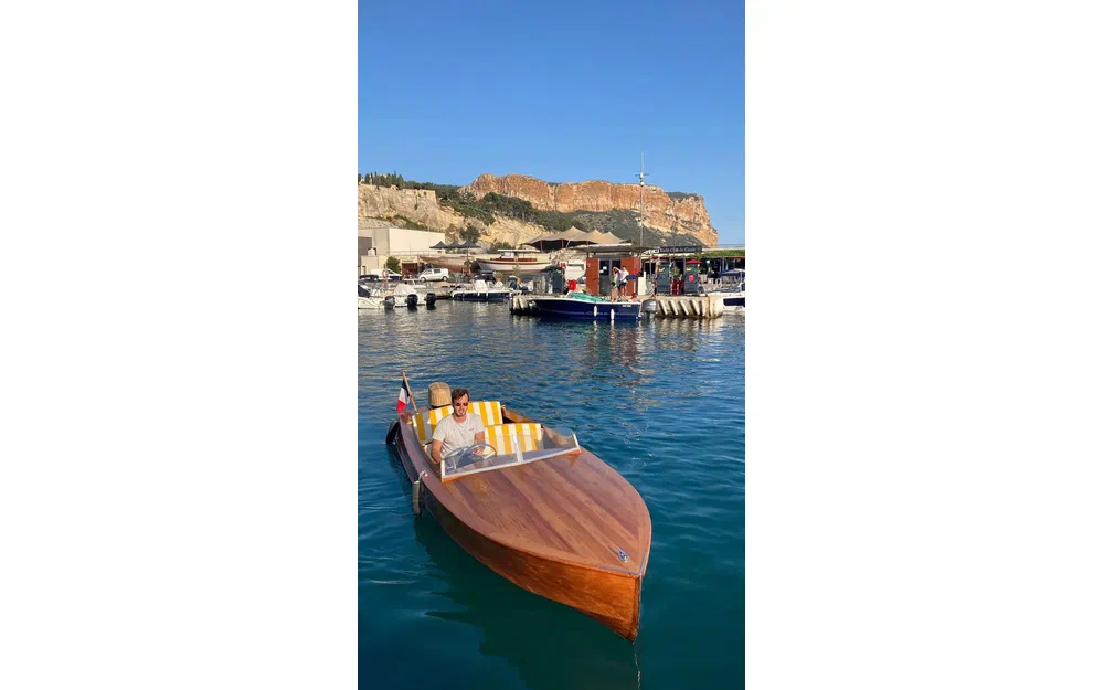 slider 10 Bateau Classique Runabout