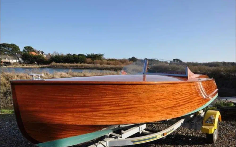 slider 11 Bateau Classique Runabout