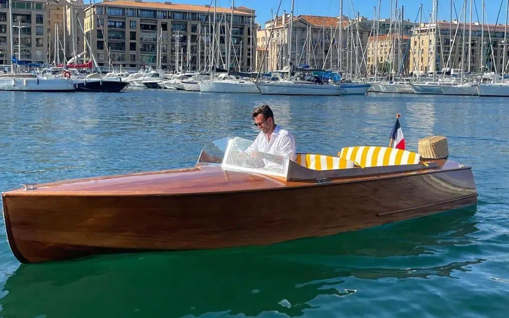 slider 8 Bateau Classique Runabout