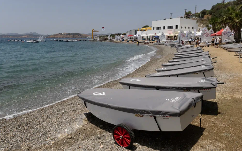 slider 7 Fareast Optimist