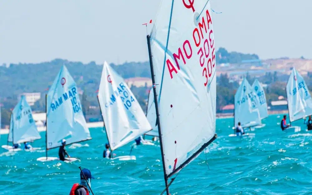 slider 14 Fareast Optimist