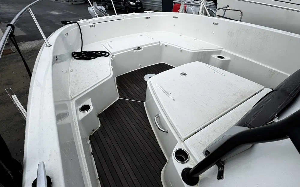 slider 6 Jeanneau Cap Camarat 9.0 CC