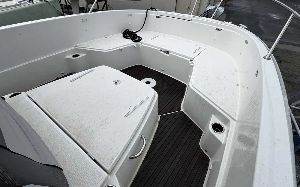 slider 7 Jeanneau Cap Camarat 9.0 CC