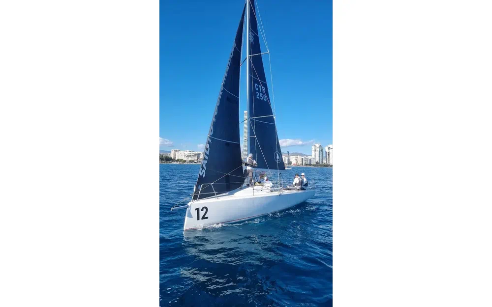 slider 5 Fareast 28 R