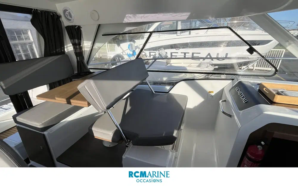 slider 8 Beneteau Antares 9 OB